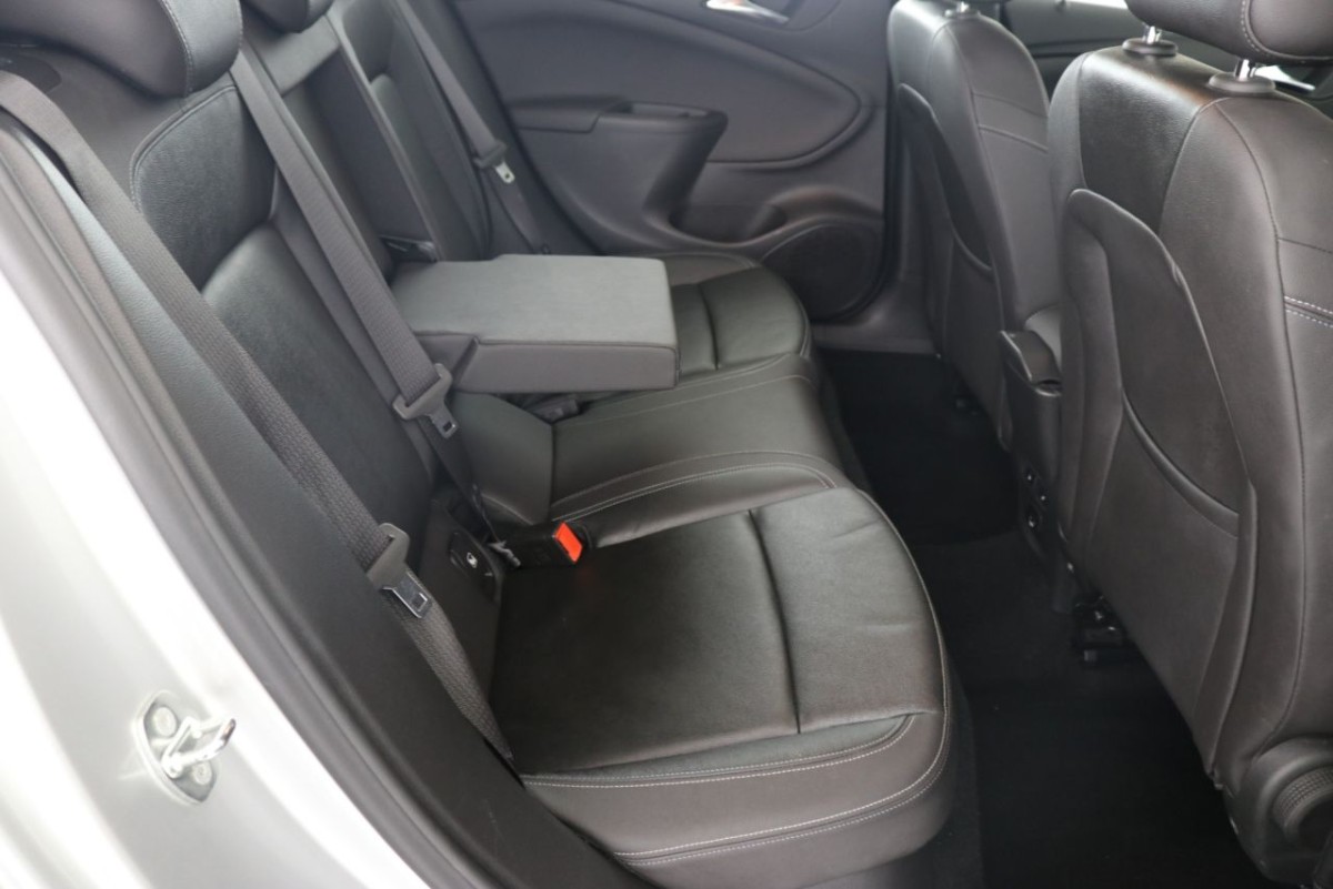 VAUXHALL ASTRA 1.4 ELITE S/S 5D 148 BHP - 2017 - £13,400