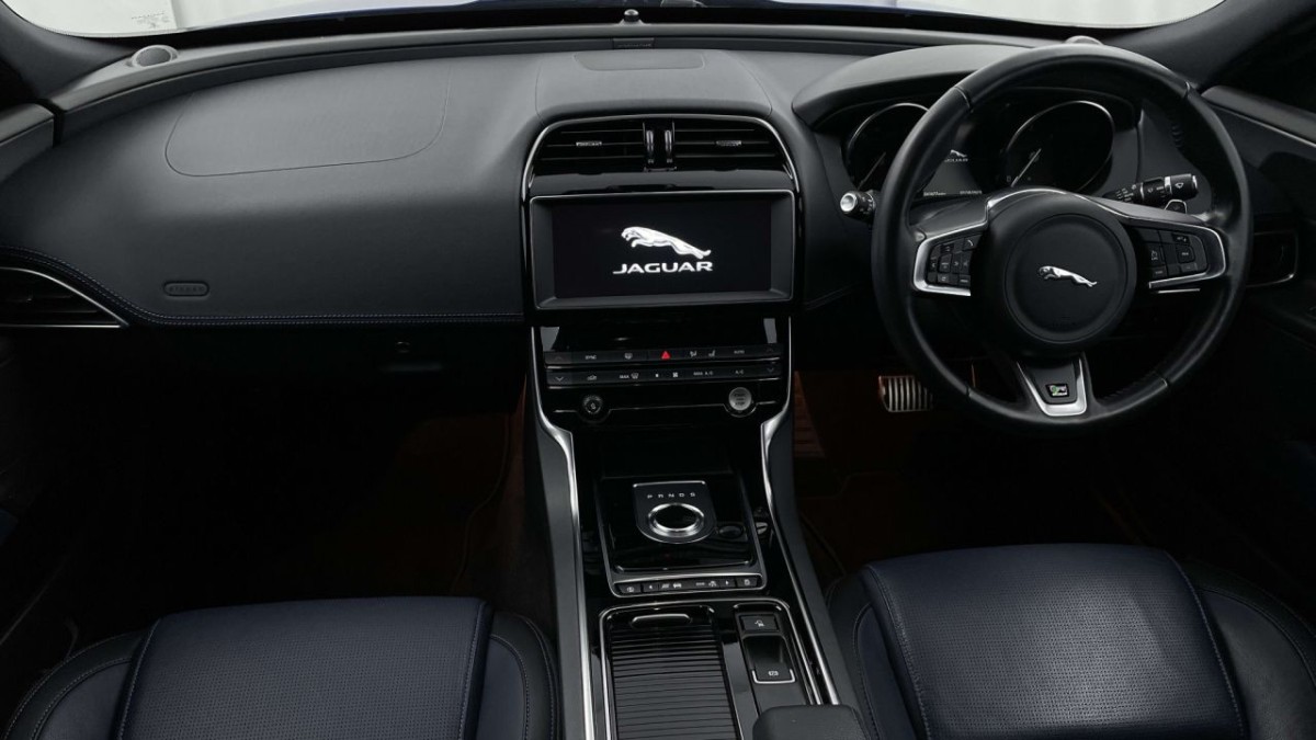 JAGUAR XE 2.0 D R-SPORT 4D 177 BHP - 2018 - £14,700