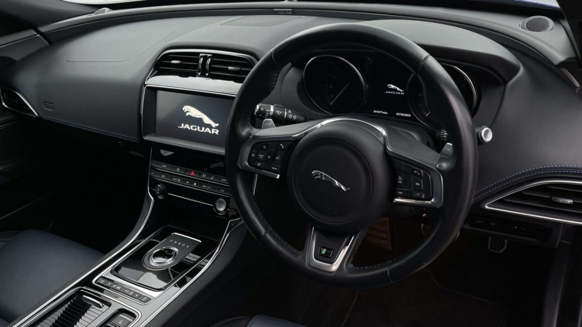 JAGUAR XE 2.0 D R-SPORT 4D 177 BHP - 2018 - £14,700