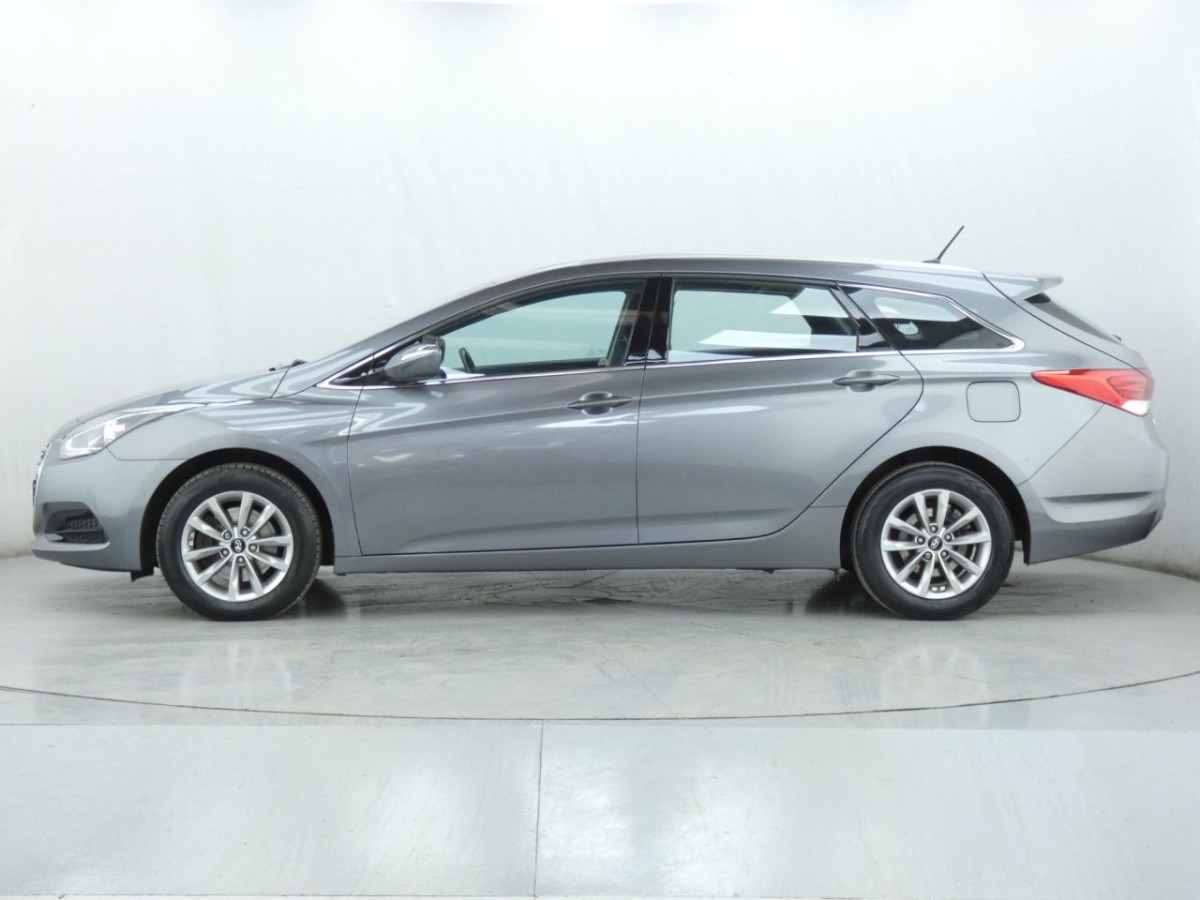 HYUNDAI I40 1.7 CRDI S BLUE DRIVE 5D 114 BHP - 2015 - £6,400