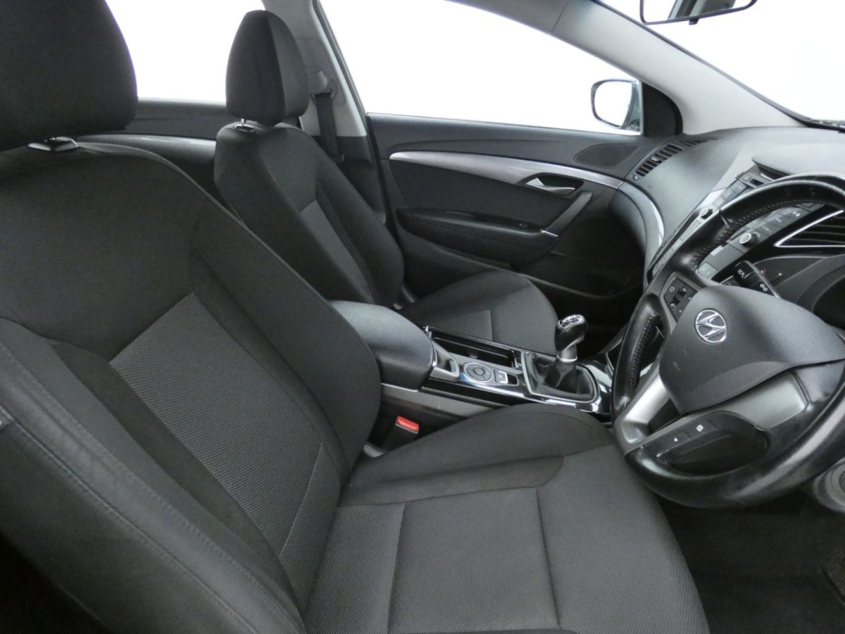 HYUNDAI I40 1.7 CRDI S BLUE DRIVE 5D 114 BHP - 2015 - £6,400