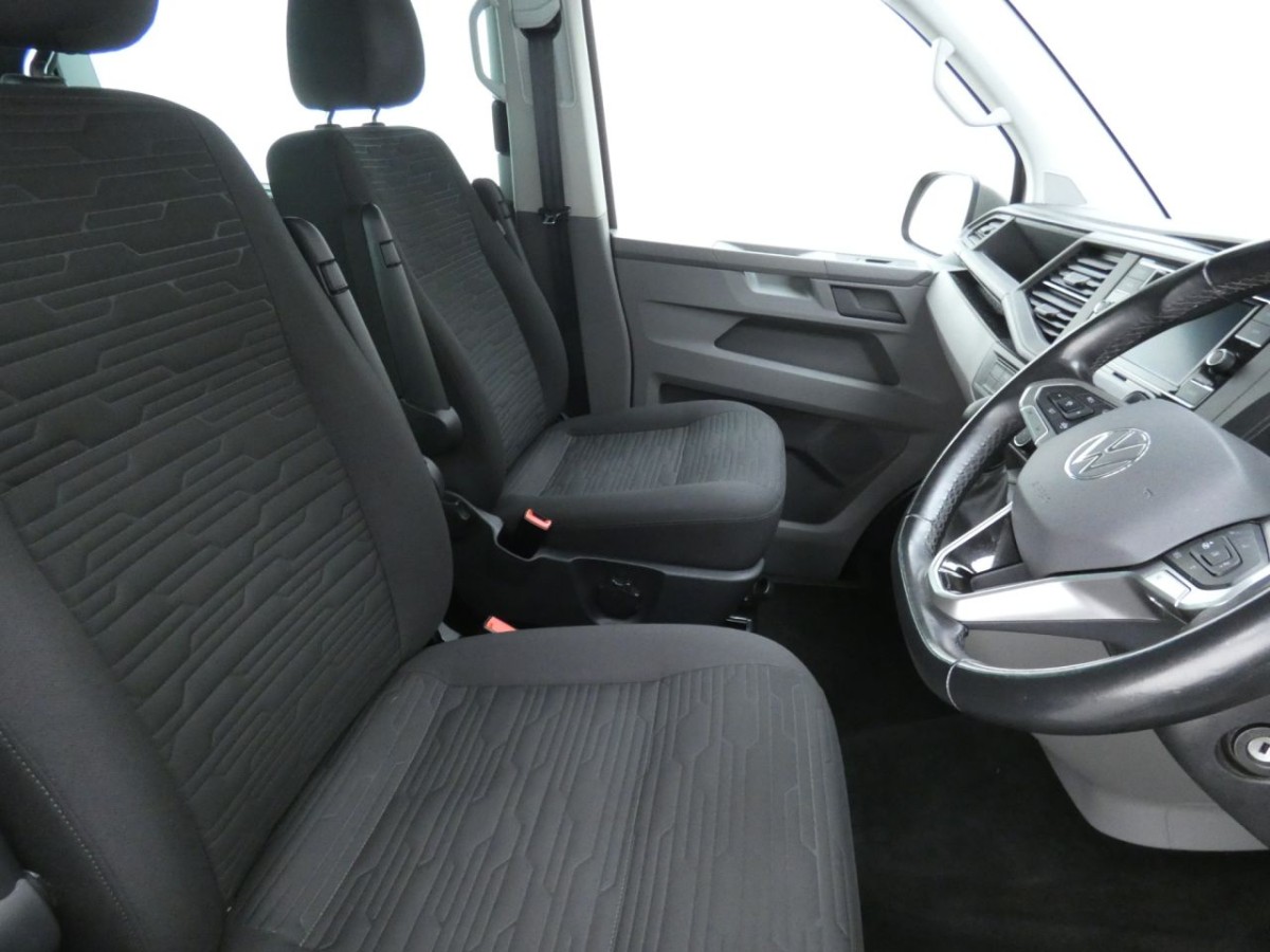 VOLKSWAGEN TRANSPORTER SHUTTLE 2.0 SHUTTLE SE TDI 5D 148 BHP - 2020 - £28,990