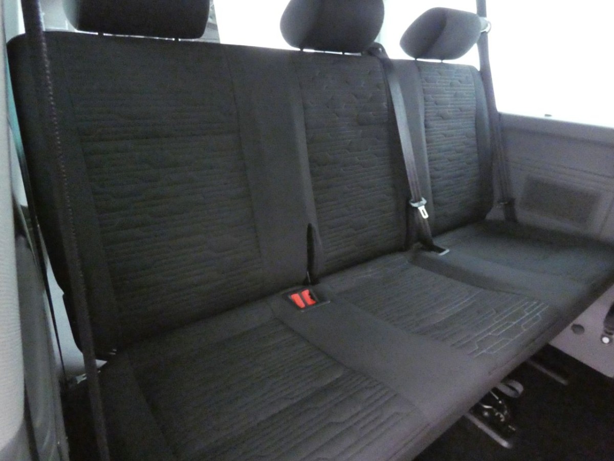 VOLKSWAGEN TRANSPORTER SHUTTLE 2.0 SHUTTLE SE TDI 5D 148 BHP - 2020 - £28,990
