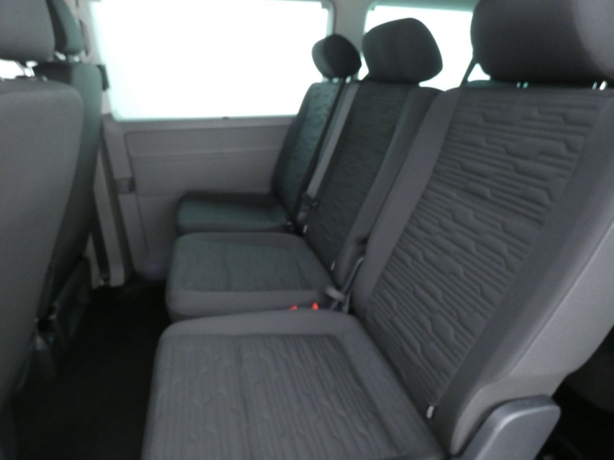 VOLKSWAGEN TRANSPORTER SHUTTLE 2.0 SHUTTLE SE TDI 5D 148 BHP - 2020 - £28,990