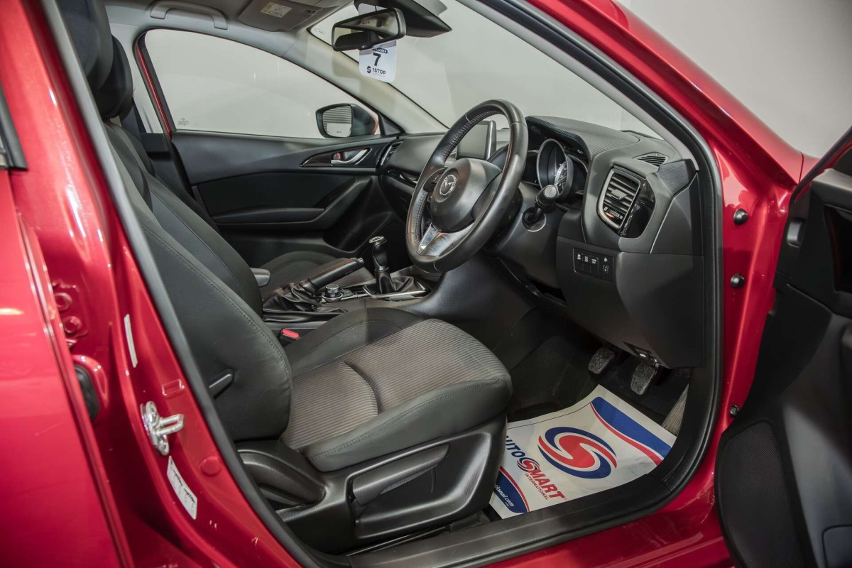 MAZDA 3 2014 (14) 2.0 SKYACTIV-G SE NAV FASTBACK 4DR PETROL MANUAL EURO 5 (S/S) (120 PS) - 2014 - £6,500