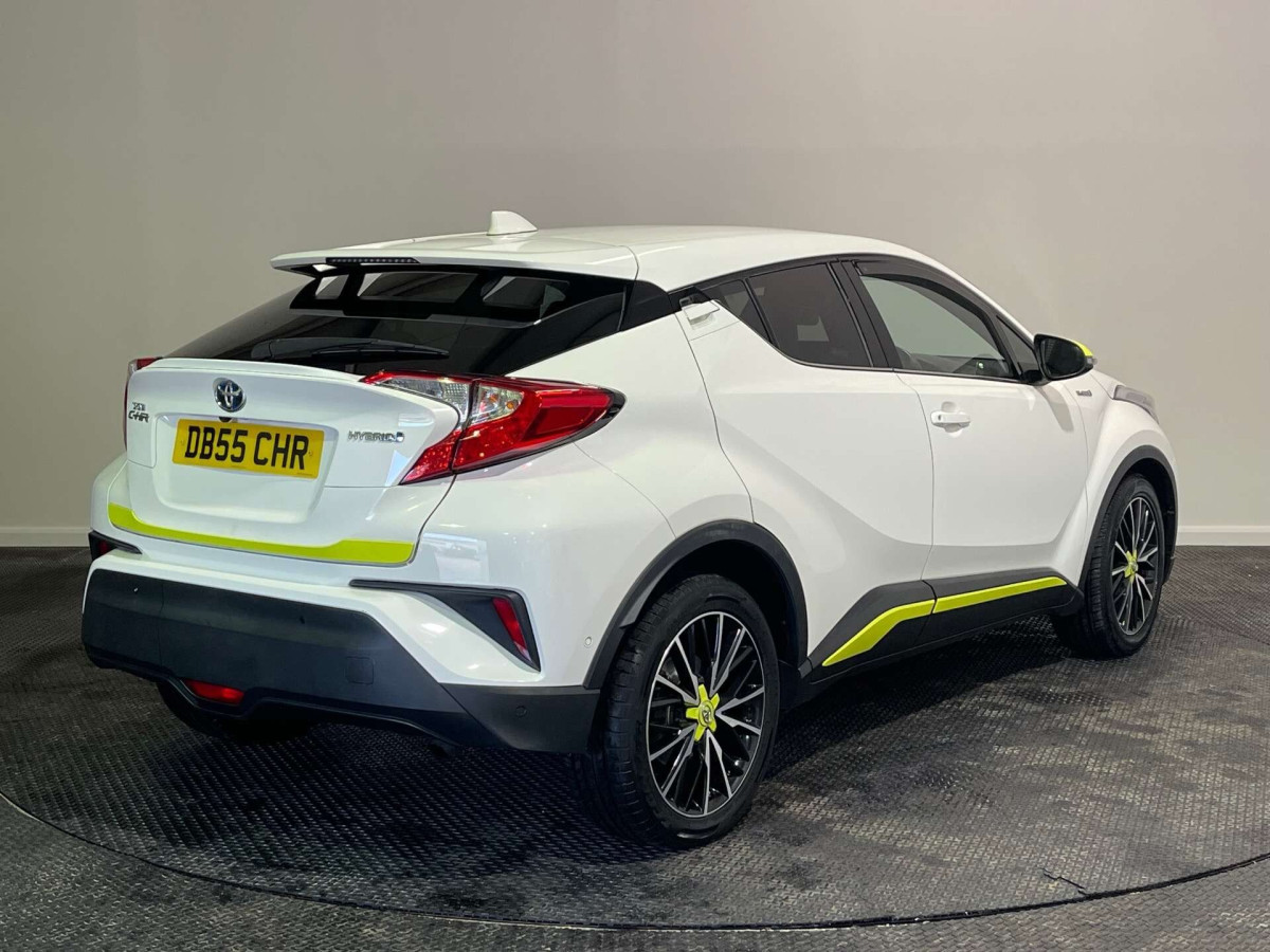 TOYOTA C-HR 2017 (17) 1.8 VVT-H EXCEL SUV 5DR PETROL HYBRID CVT EURO 6 (S/S) (122 PS) - 2017 - £12,300