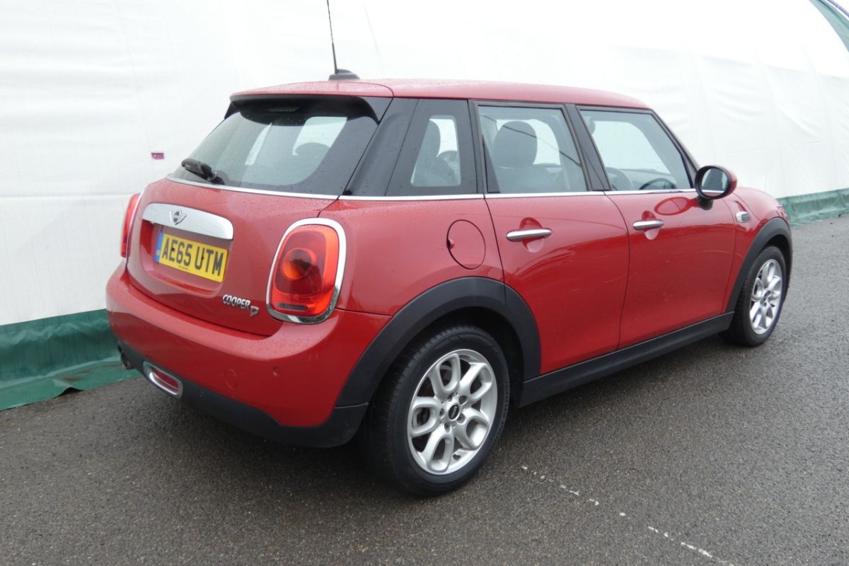 MINI HATCH COOPER 1.5 COOPER D 5D 114 BHP - 2015 - £8,700
