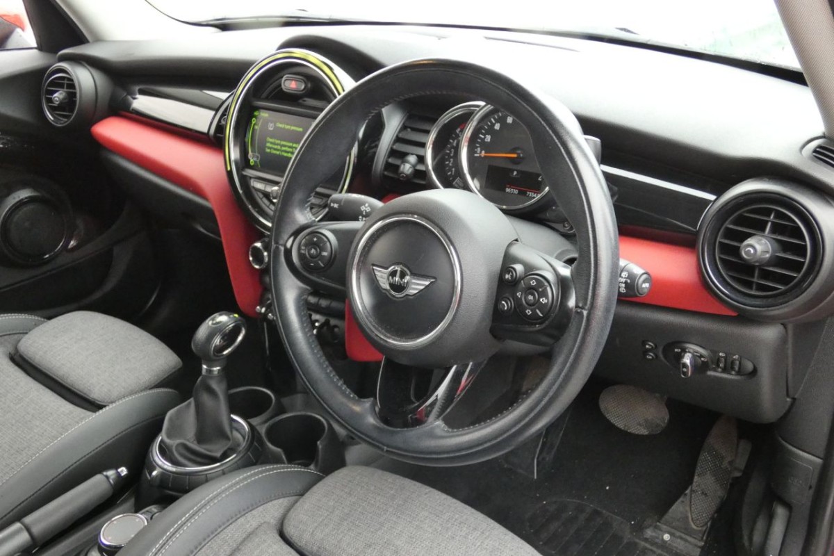 MINI HATCH COOPER 1.5 COOPER D 5D 114 BHP - 2015 - £8,700