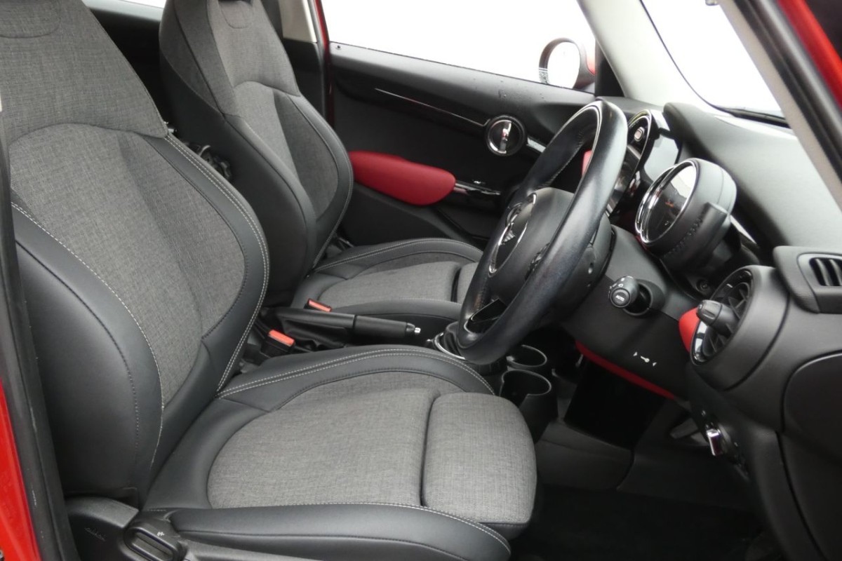 MINI HATCH COOPER 1.5 COOPER D 5D 114 BHP - 2015 - £8,700
