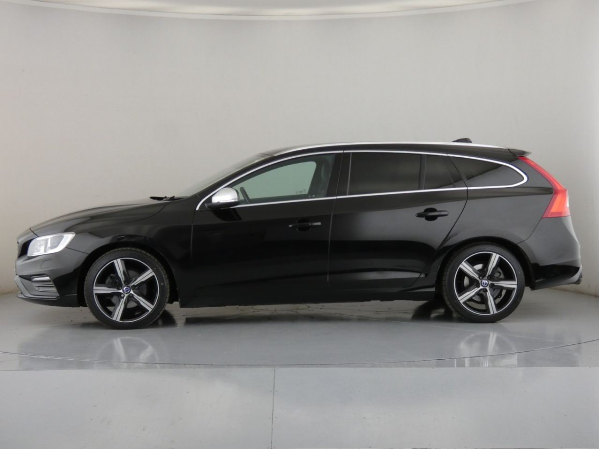 VOLVO V60 2.0 D3 R-DESIGN LUX NAV 5D 148 BHP - 2017 - £12,700