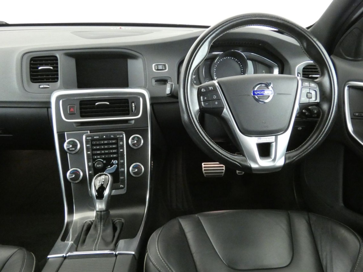 VOLVO V60 2.0 D3 R-DESIGN LUX NAV 5D 148 BHP - 2017 - £12,700