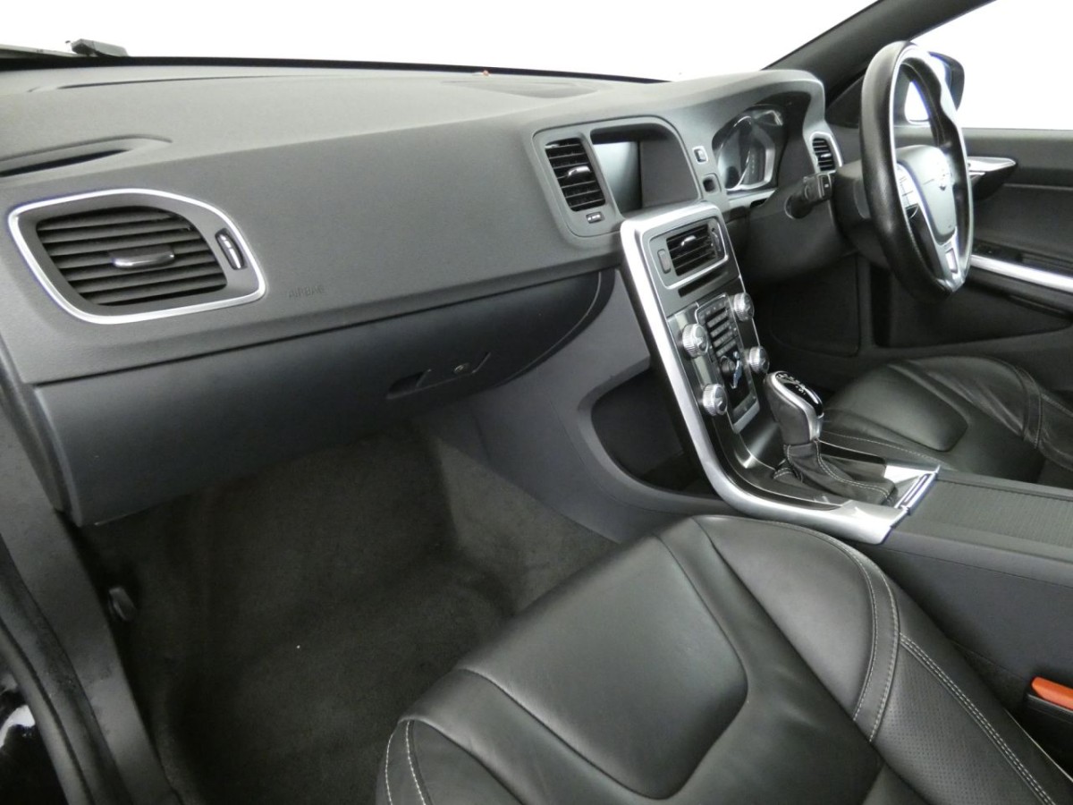 VOLVO V60 2.0 D3 R-DESIGN LUX NAV 5D 148 BHP - 2017 - £12,700