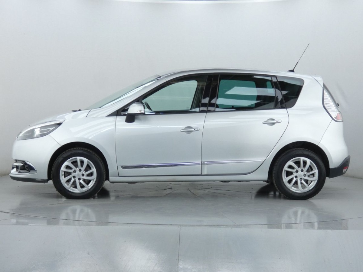 RENAULT SCENIC 1.5 DYNAMIQUE TOMTOM DCI EDC 5D AUTO 110 BHP MPV - 2015 - £6,700