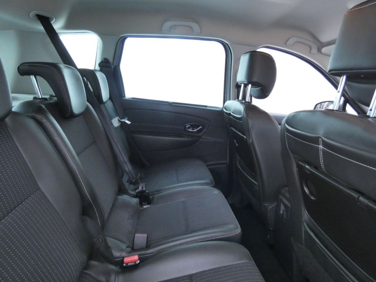 RENAULT SCENIC 1.5 DYNAMIQUE TOMTOM DCI EDC 5D AUTO 110 BHP MPV - 2015 - £6,700