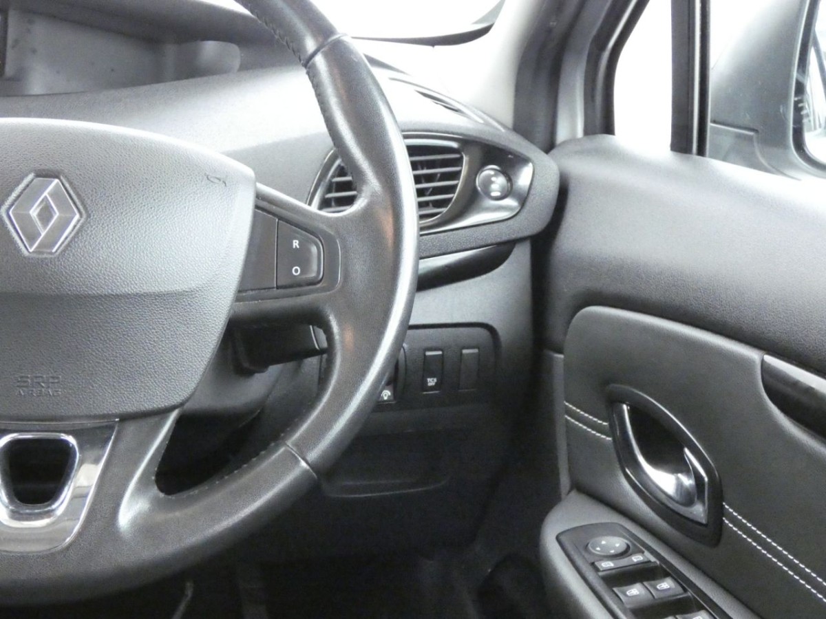RENAULT SCENIC 1.5 DYNAMIQUE TOMTOM DCI EDC 5D AUTO 110 BHP MPV - 2015 - £6,700