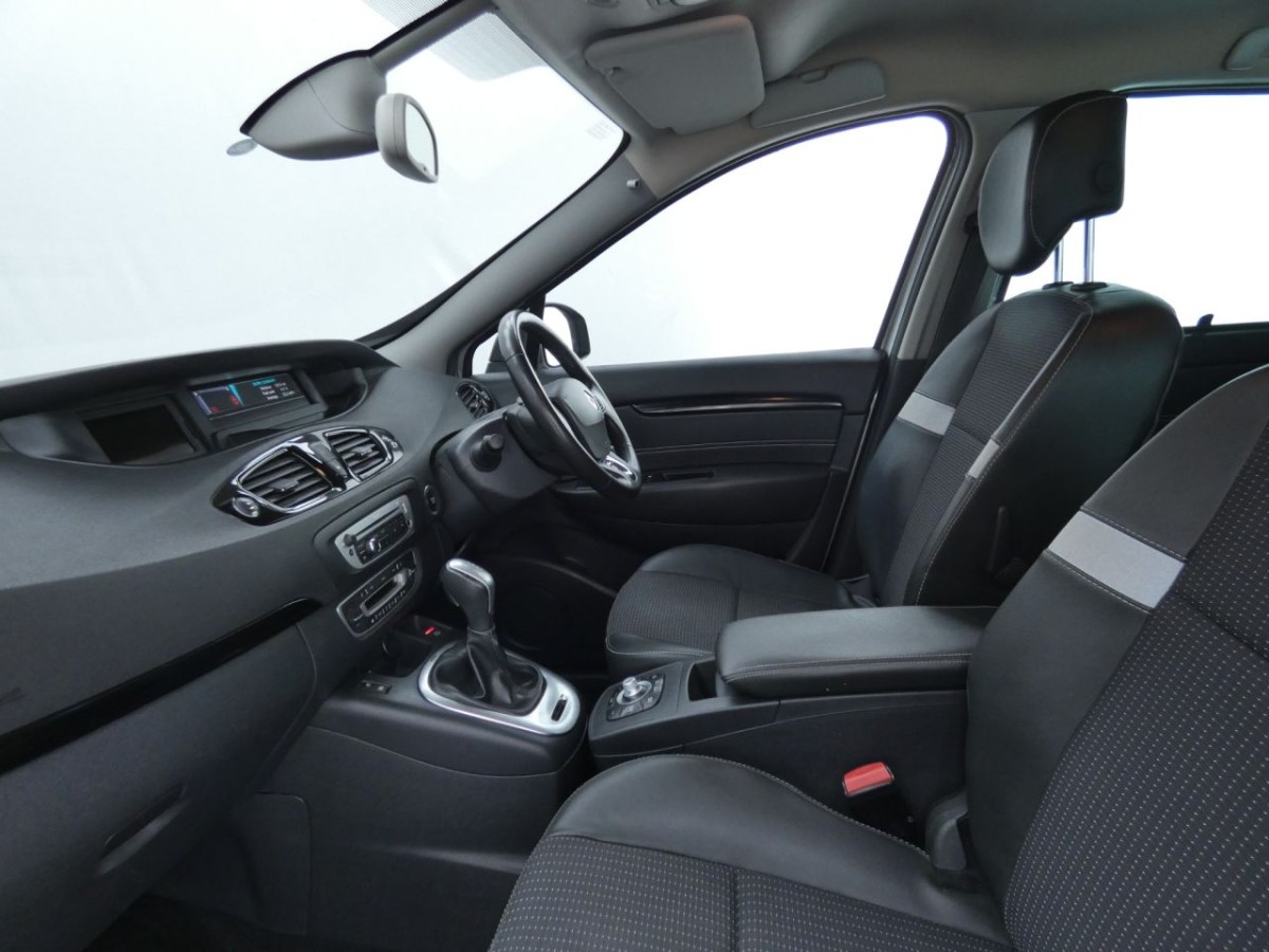 RENAULT SCENIC 1.5 DYNAMIQUE TOMTOM DCI EDC 5D AUTO 110 BHP MPV - 2015 - £6,700