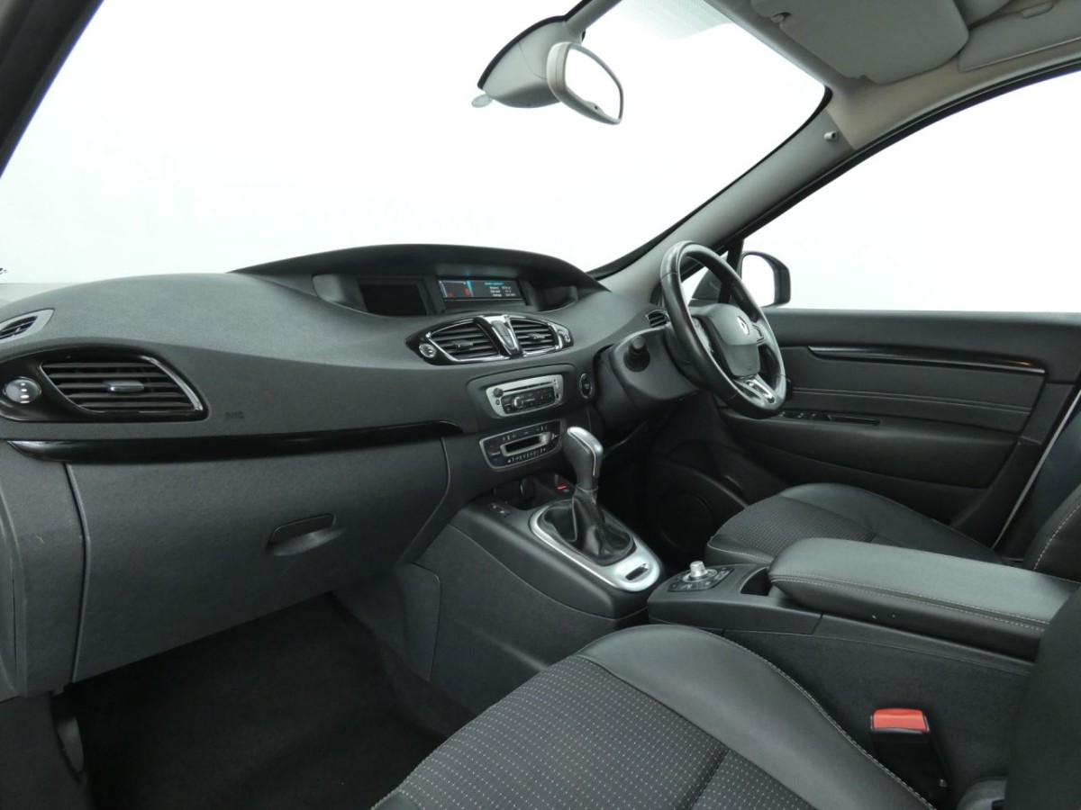 RENAULT SCENIC 1.5 DYNAMIQUE TOMTOM DCI EDC 5D AUTO 110 BHP MPV - 2015 - £6,700