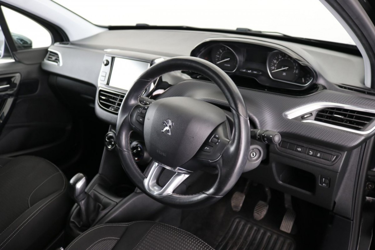 PEUGEOT 208 1.2 PURETECH ALLURE 5D 82 BHP - 2016 - £7,700