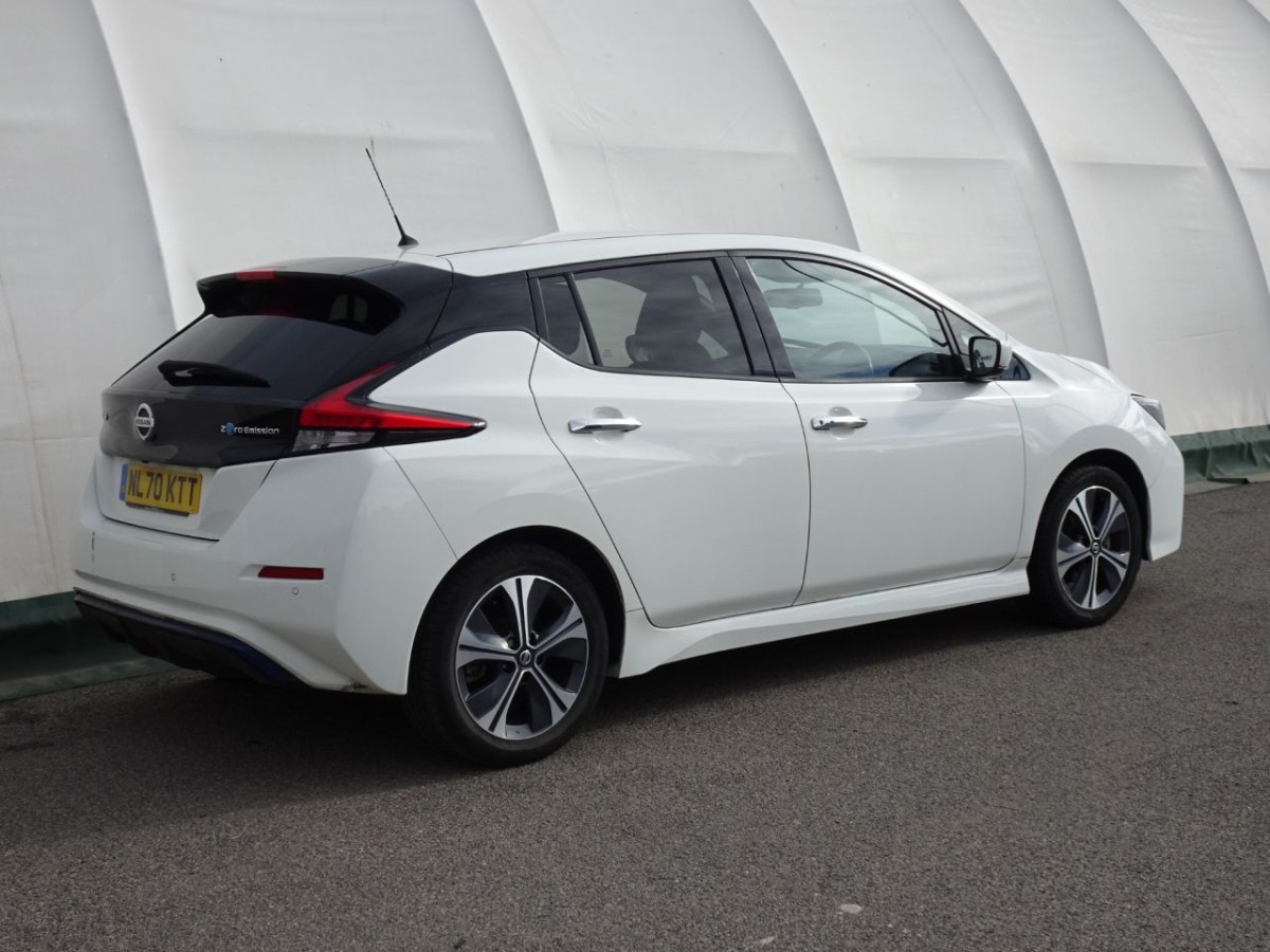 NISSAN LEAF N-CONNECTA 5D 148 BHP - 2020 - £14,400