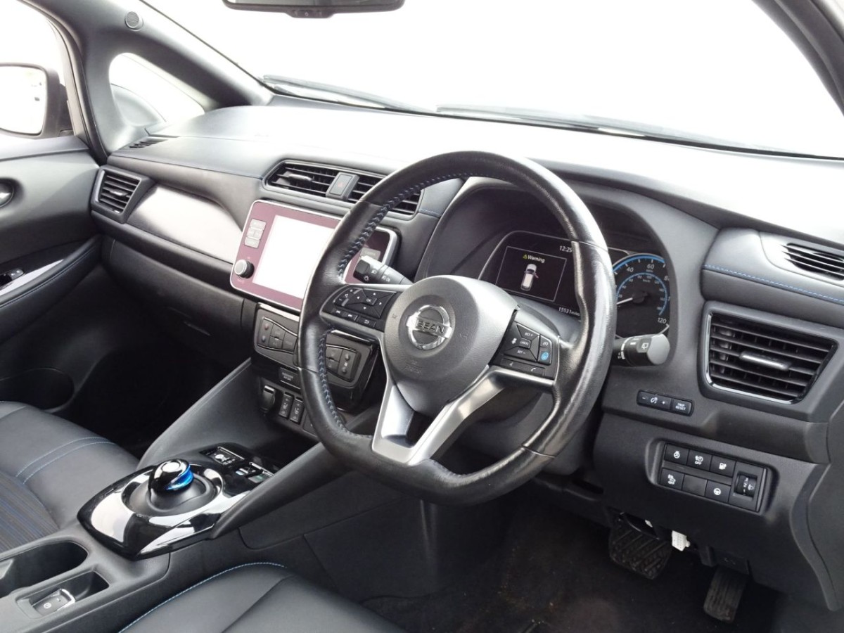 NISSAN LEAF N-CONNECTA 5D 148 BHP - 2020 - £14,400