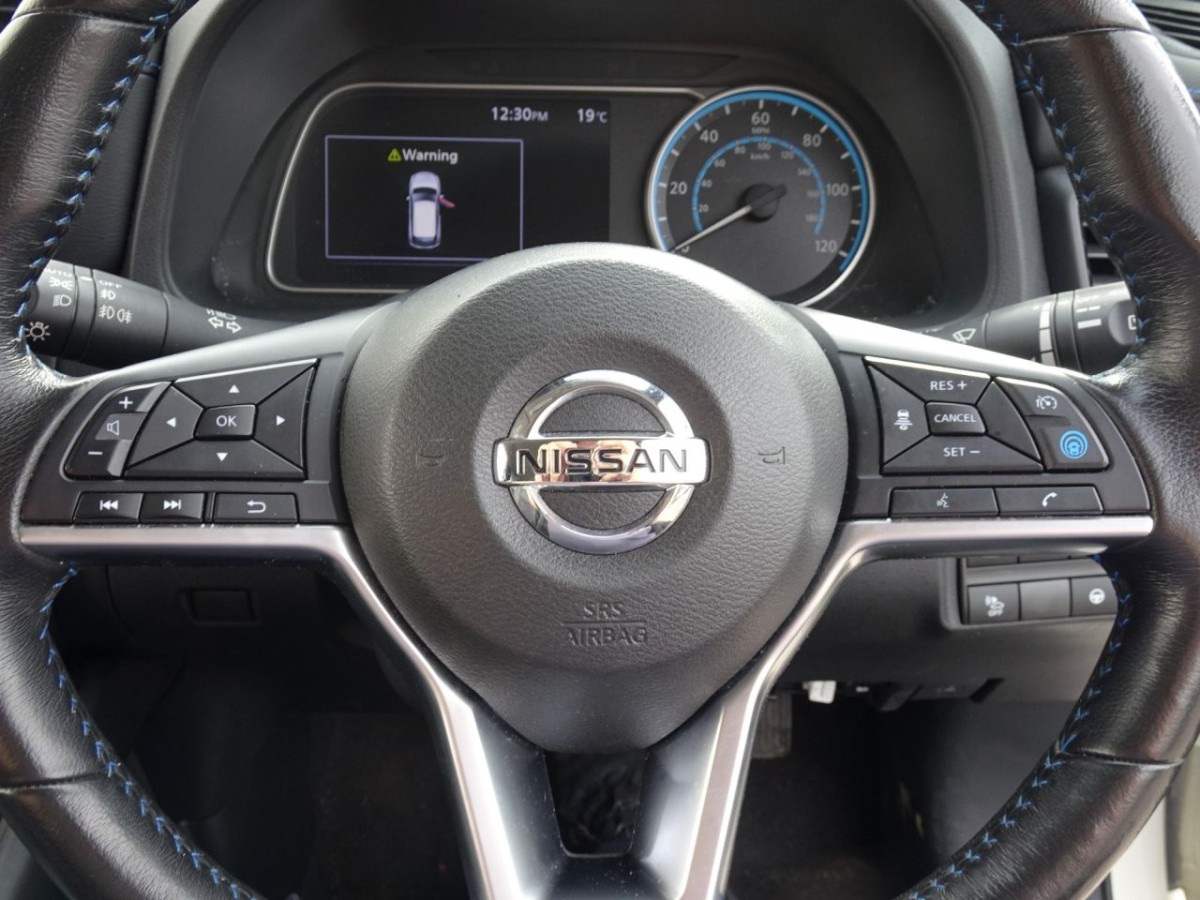 NISSAN LEAF N-CONNECTA 5D 148 BHP - 2020 - £14,400